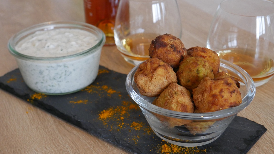 Do Your Appetizer | Boulettes de patates douces et petits pois à la sauce au yaourt grec